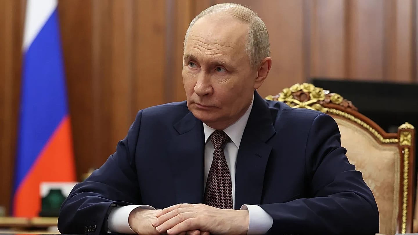 Russia Threatens Sustained Strikes on Kyiv, Orders Diplomats and Foreign Nationals to Evacuate