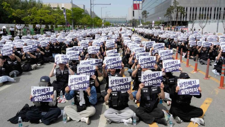 Samsung Averts Strike With Last-Minute Pay Deal, Sending Shares Surging 6%