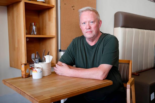 A Reform Council Leader Threatens Police Action Against a Café Owner Who Fed Hungry Children for Free