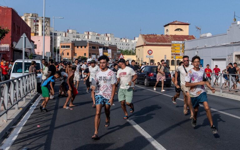 People-Smugglers Exploit Britain's Exit Controls to Route Migrants Towards Spain's Regularisation Programme