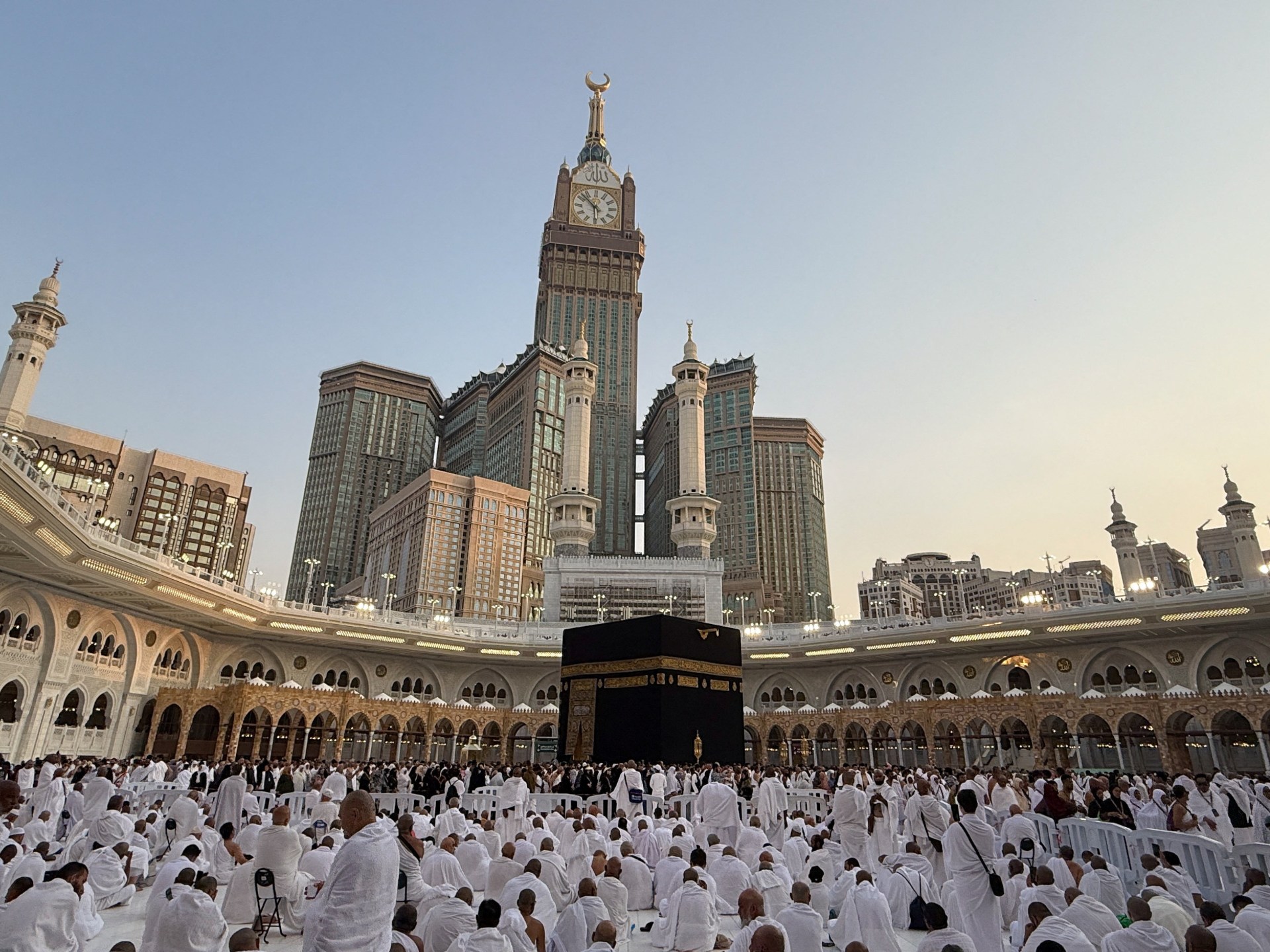 Drone Intercepted Over Mecca as Yemen Conflict Escalates Into Holy City's Airspace